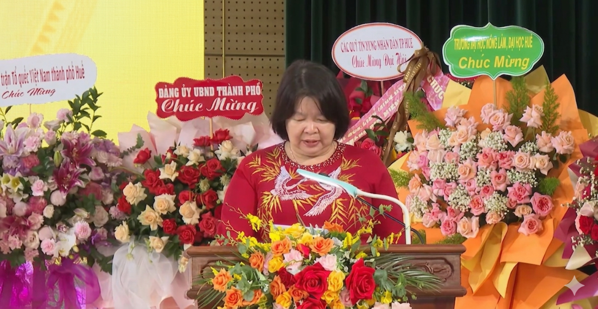 Chủ tịch Liên minh HTX Việt Nam Cao Xuân Thu Vân phát biểu tại đại hội.