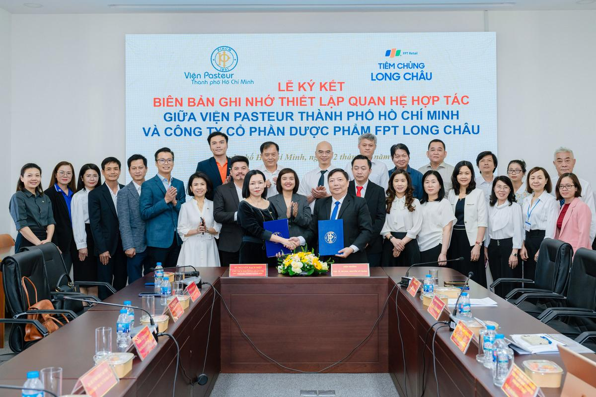 Hệ thống nhà thuốc và tiêm chủng Long Châu ký kết hợp tác chiến lược cùng Viện Pasteur Thành phố Hồ Chí Minh