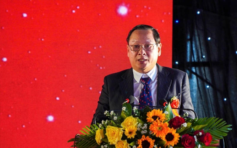 Ông Nguyễn Quyết Thắng, đại diện gia đình cụ Cao Triều Phát, phát biểu tại lễ kỷ niệm.