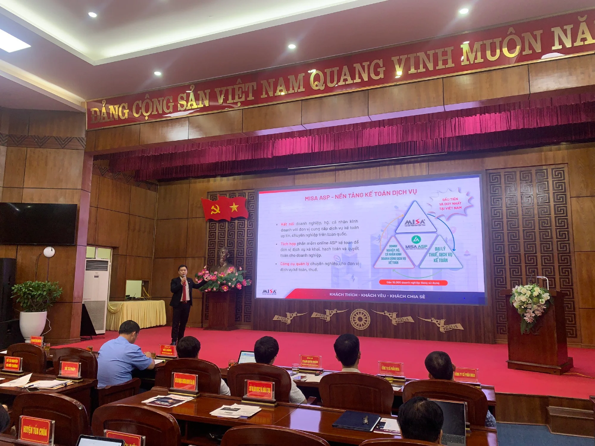 Các buổi tập huấn không chỉ dành cho cán bộ, công chức, viên chức mà còn hướng tới các tổ công nghệ số cộng đồng, người dân, nông dân và HTX.