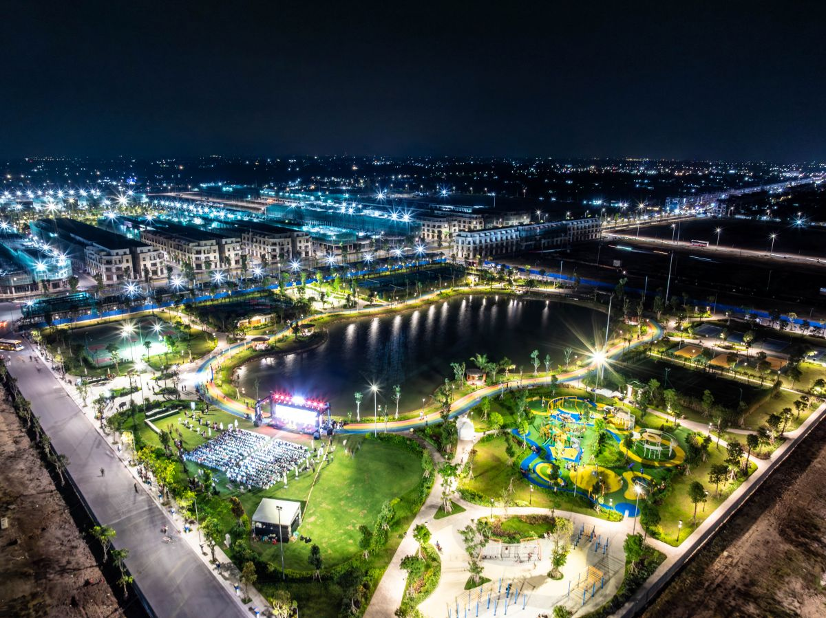 Nhiều tiện ích lớn tại Vinhomes Green City đã thành hình và đón cưa dân vào trải nghiệm.