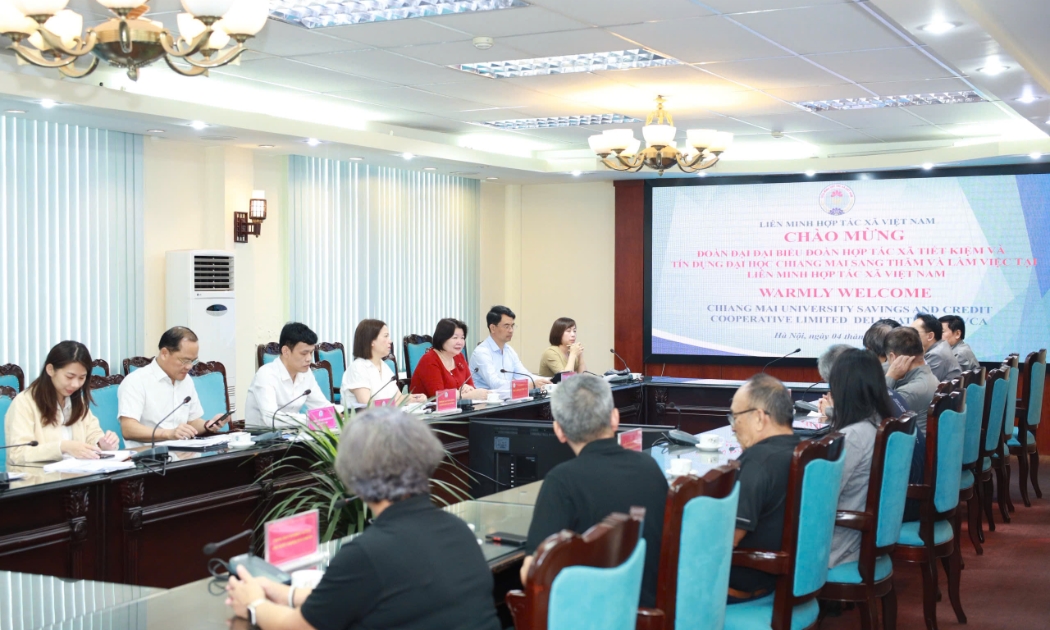 Toàn cảnh buổi làm việc.