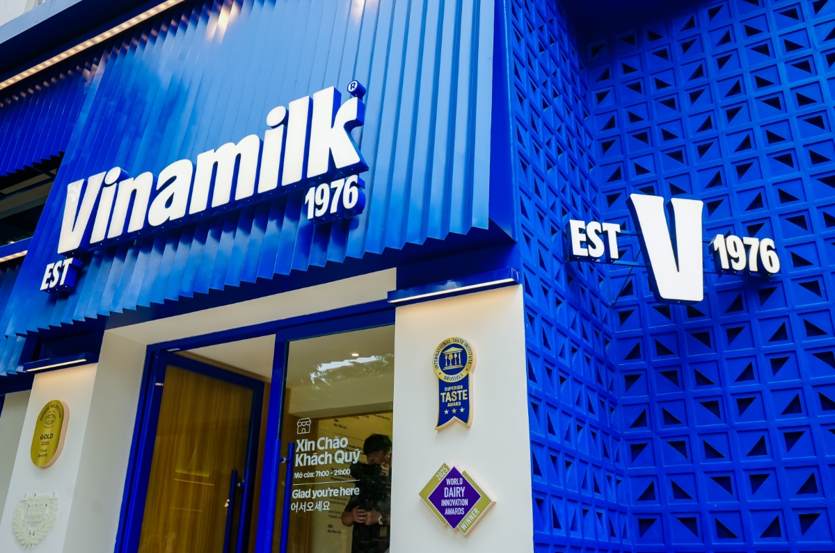 Vinamilk mở các cửa hàng theo nhận diện thương hiệu mới trên cả nước. Ảnh: Vi Nam.