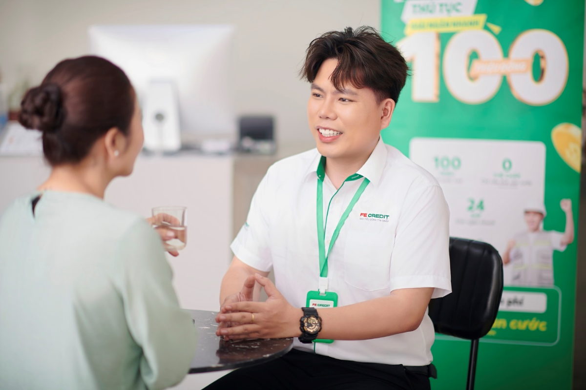 FE CREDIT cũng được hưởng lợi từ hệ sinh thái VPBank thông qua việc tối ưu chi phí vốn, tận dụng hạ tầng công nghệ và mở rộng các kênh tiếp cận khách hàng.