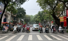 UBND TP Hà Nội đề xuất tăng phí sử dụng tạm thời lòng đường, hè phố.