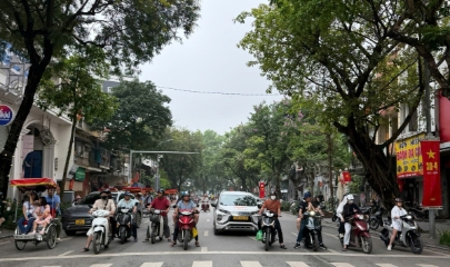 UBND TP Hà Nội đề xuất tăng phí sử dụng tạm thời lòng đường, hè phố.