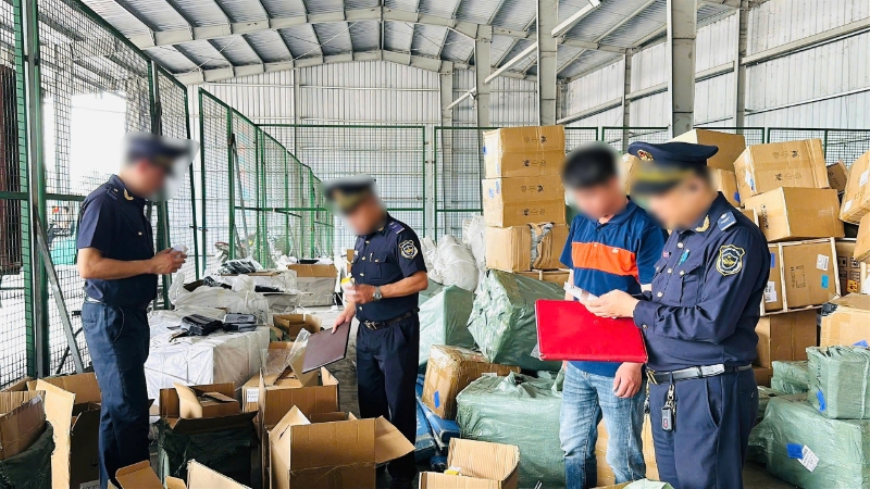 Cảnh báo “sóng ngầm” buôn lậu qua đường hàng không: Chuyển phát nhanh tăng vọt 150%
