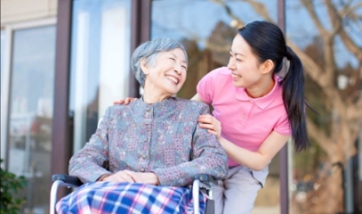 Nhu cầu chăm sóc người cao tuổi tại nhà ngày càng tăng mạnh.