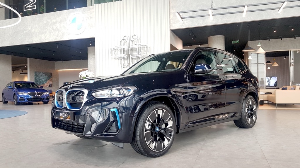 Thương hiệu xe sang BMW cũng nằm trong "cuộc đua' giảm giá.