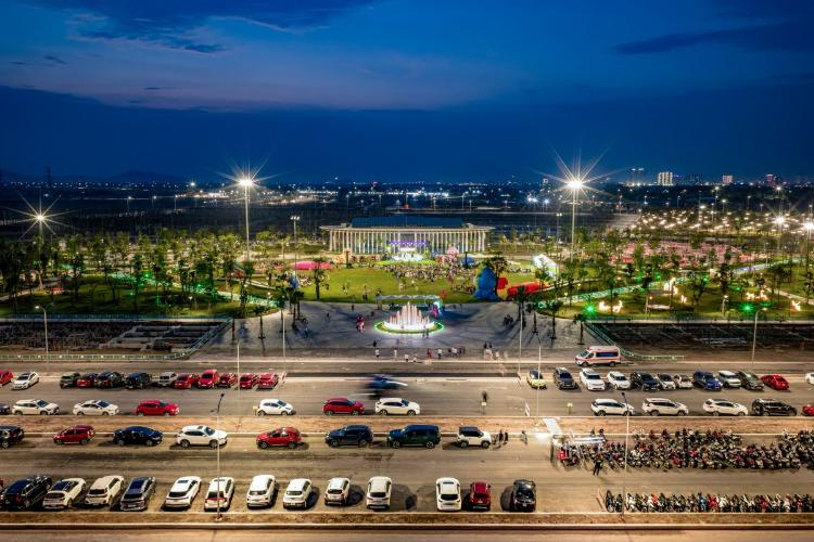 Vinhomes Golden City quy hoạch theo mô hình "all-in-one" với hệ thống 164 tiện ích, 41 ha diện tích cây xanh và mặt nước.