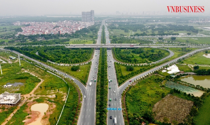 Ẩn số phía sau cuộc đua ‘vung tiền’ gom đất của các đại gia địa ốc