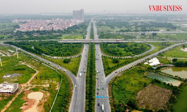 Ẩn số phía sau cuộc đua ‘vung tiền’ gom đất của các đại gia địa ốc
