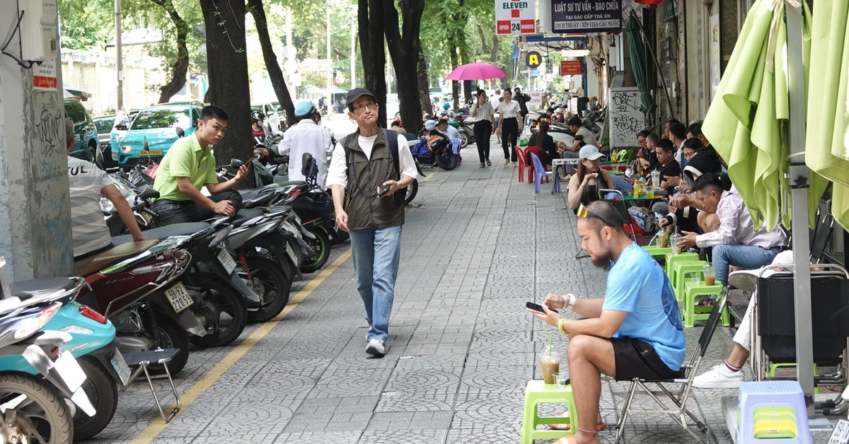 Hà Nội tính thí điểm cho thuê vỉa hè để kinh doanh.