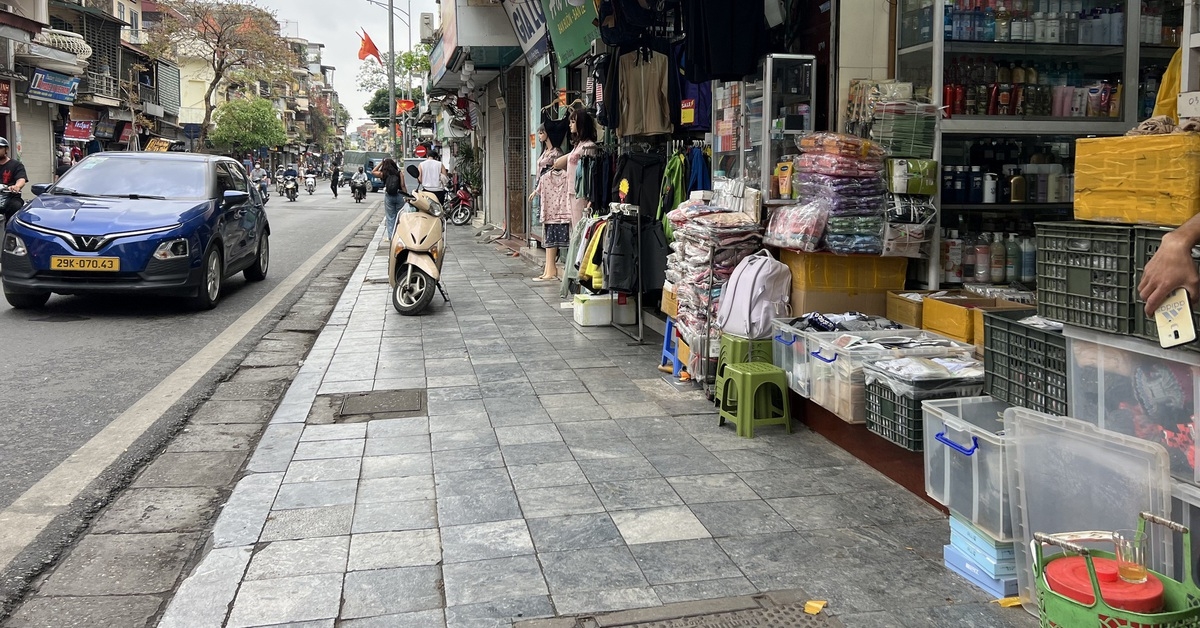 Hà Nội tính thí điểm cho thuê vỉa hè để kinh doanh.