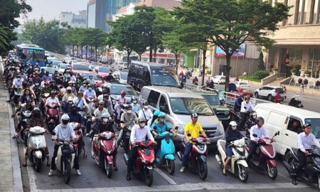 Hà Nội dự kiến hỗ trợ người dân từ 5 tới 20 triệu đồng khi chuyển đổi xe máy xăng sang xe điện.