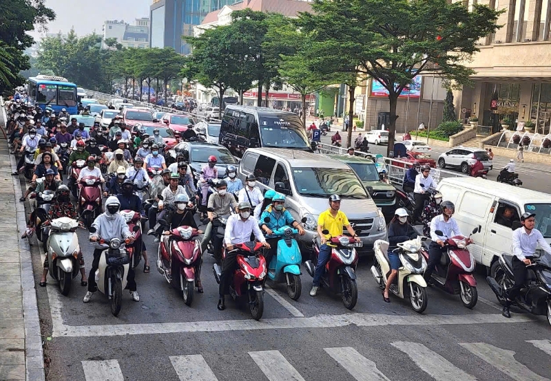 Hà Nội dự kiến hỗ trợ người dân từ 5 tới 20 triệu đồng chuyển đổi xe máy xăng sang xe điện