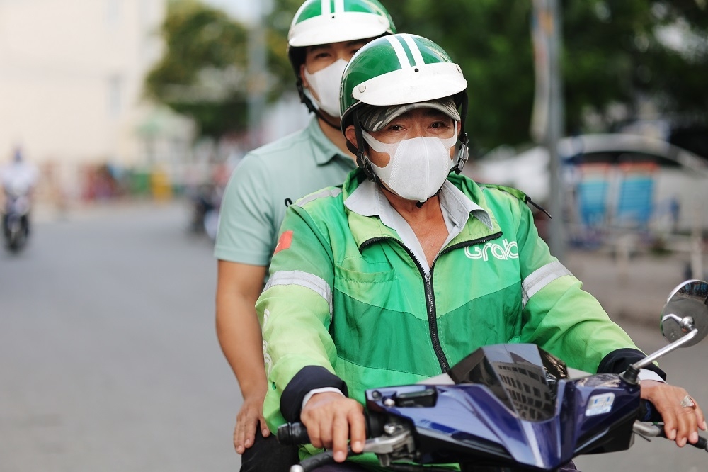 Hà Nội đề xuất lộ trình điện hóa 100% taxi, xe công nghệ.