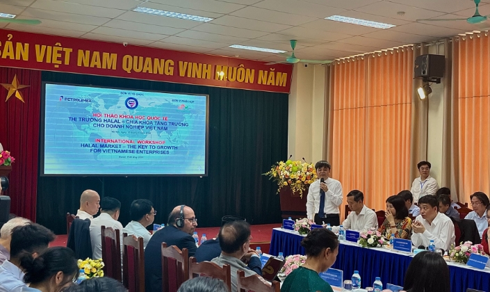 Viện trưởng VIOIT Nguyễn Văn Hội phát biểu khai mạc hội thảo.