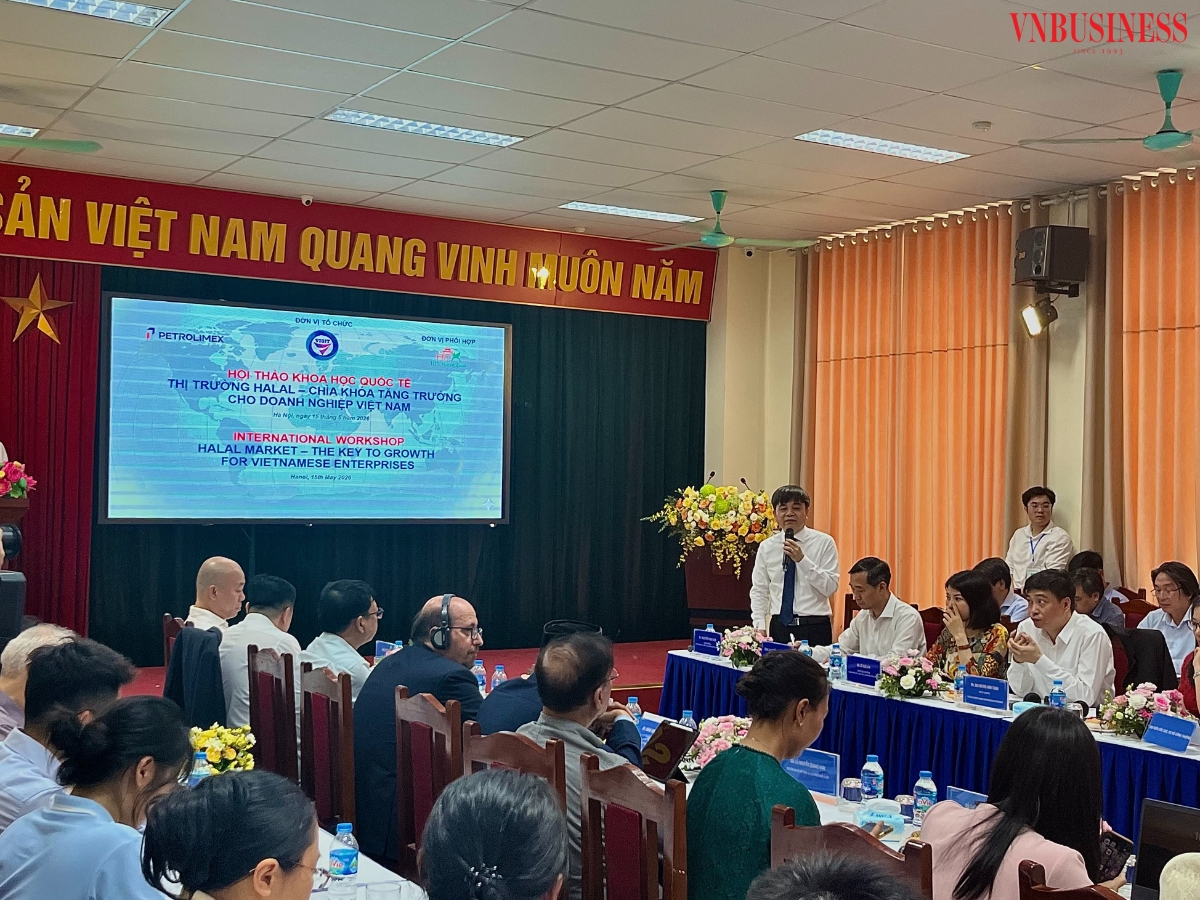Viện trưởng VIOIT Nguyễn Văn Hội phát biểu khai mạc hội thảo.