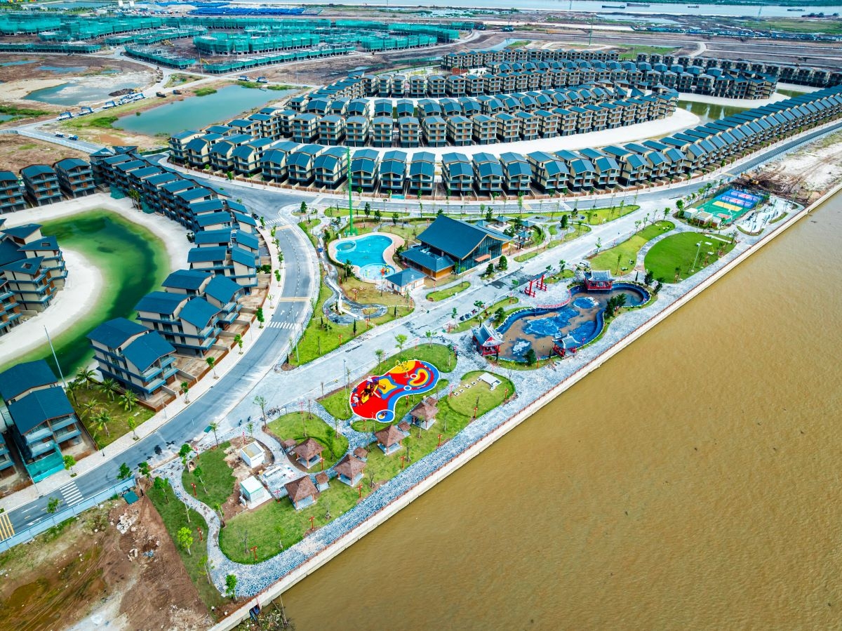 Vinhomes Royal Island là đô thị đảo all-in-one duy nhất tại miền Bắc.
