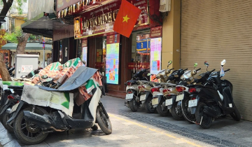Vàng ‘lao dốc’: Tiệm bán không giới hạn, người mua thì ‘mất hút’