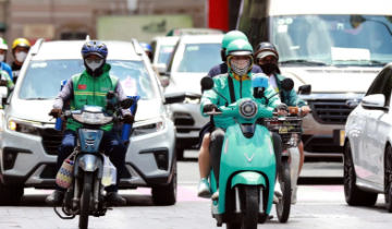 Hà Nội sắp ‘xóa sổ’ 100% taxi, xe ôm chạy xăng?