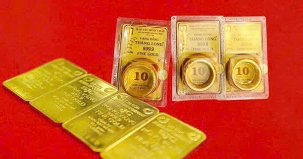 Các doanh nghiệp lớn đồng loạt siết biên độ, đẩy giá mua tăng mạnh đối với vàng miếng, nhằm thu hẹp chênh lệch mua bán.