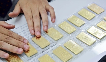 Giá vàng trong nước lùi sâu, về quanh mốc 162 triệu đồng/lượng