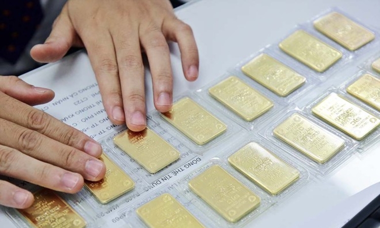 Giá vàng trong nước lùi sâu, về quanh mốc 162 triệu đồng/lượng