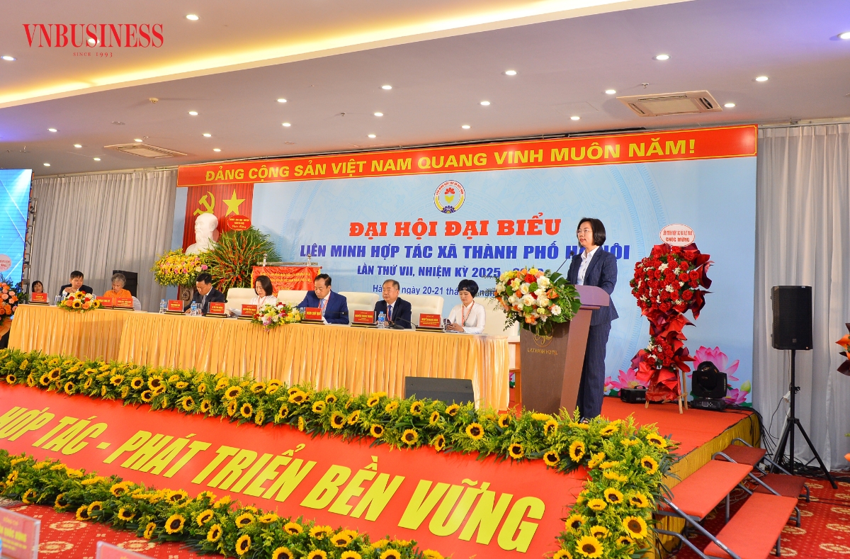 Chủ tịch Ủy ban MTTQ Việt Nam Thành phố Hà Nội Bùi Huyền Mai phát biểu tại Đại hội.