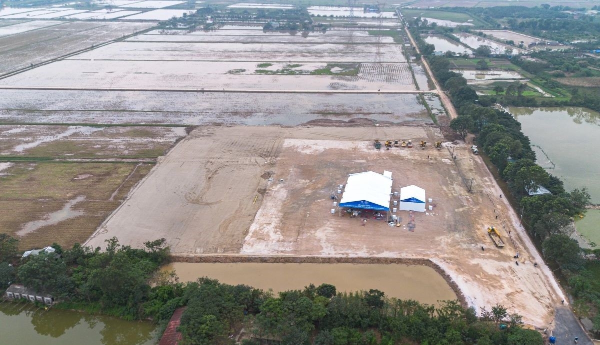 Khu vực xây dựng SVĐ Hùng Vương tại xã Thượng Phúc cách đây 5 tháng chỉ là bãi đất trống.