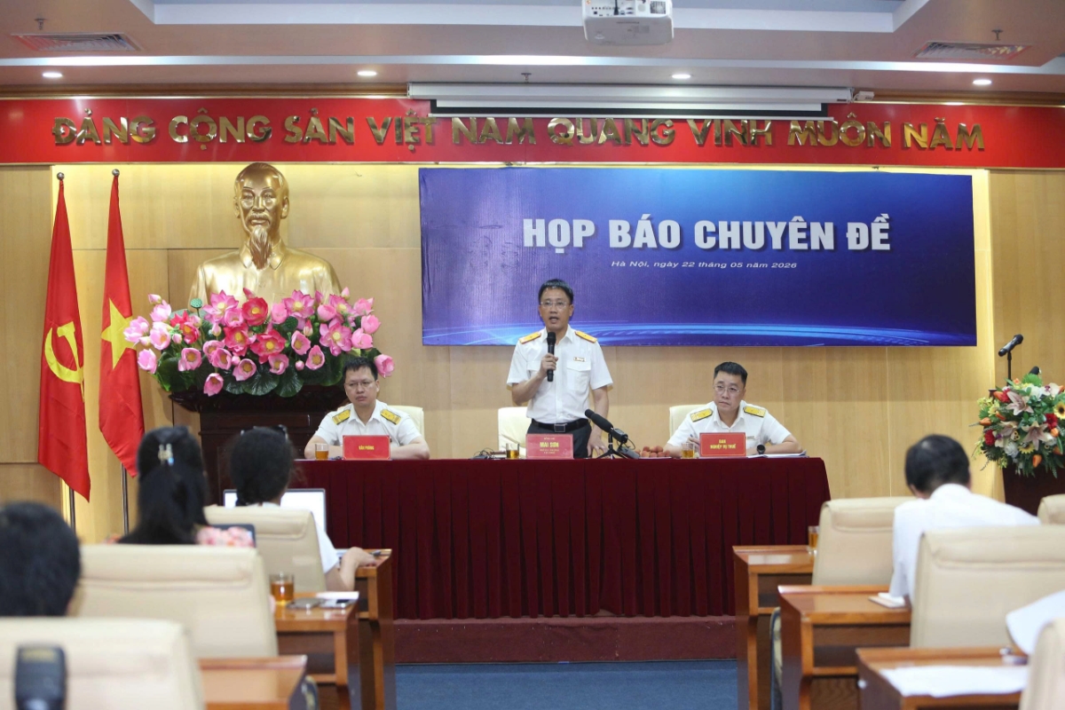 Phó cục trưởng Cục Thuế Mai Sơn cho biết ngay trong tháng 5 này, Cục Thuế sẽ nghiên cứu gỡ lệnh hoãn xuất cảnh ngay khi người dân hoàn tất nộp thuế.