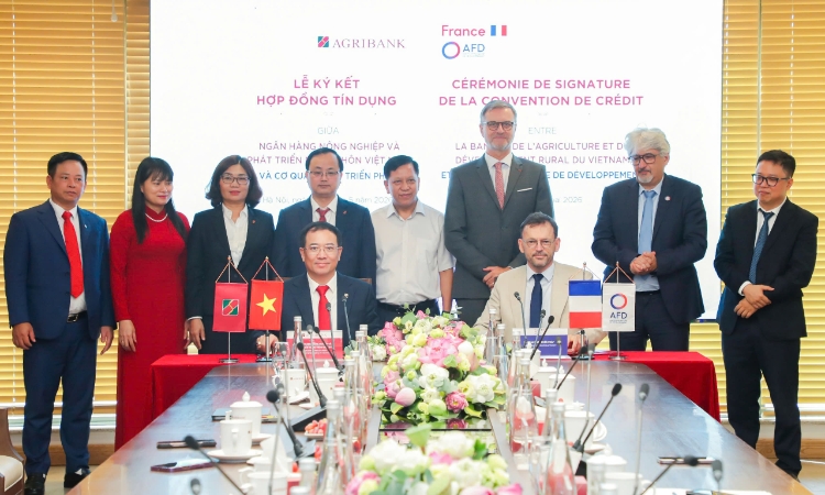Agribank ký kết Hợp đồng tín dụng Hạn mức tài chính khí hậu với Cơ quan Phát triển Pháp