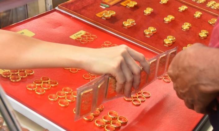 Giá vàng trong nước đảo chiều tăng 500.000 đồng/lượng