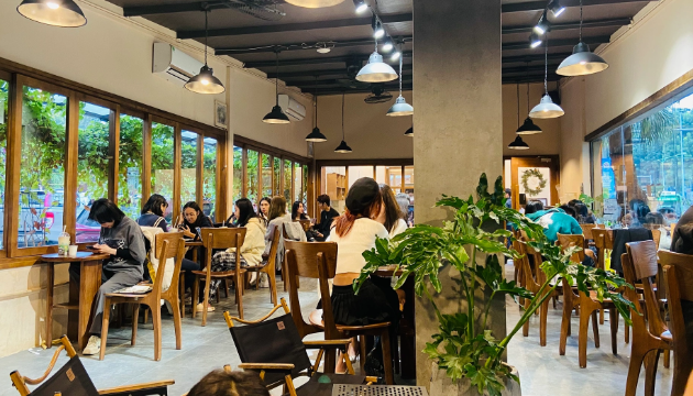 Lượng khách tăng mạnh nhưng doanh thu nhiều quán không cải thiện đáng kể.