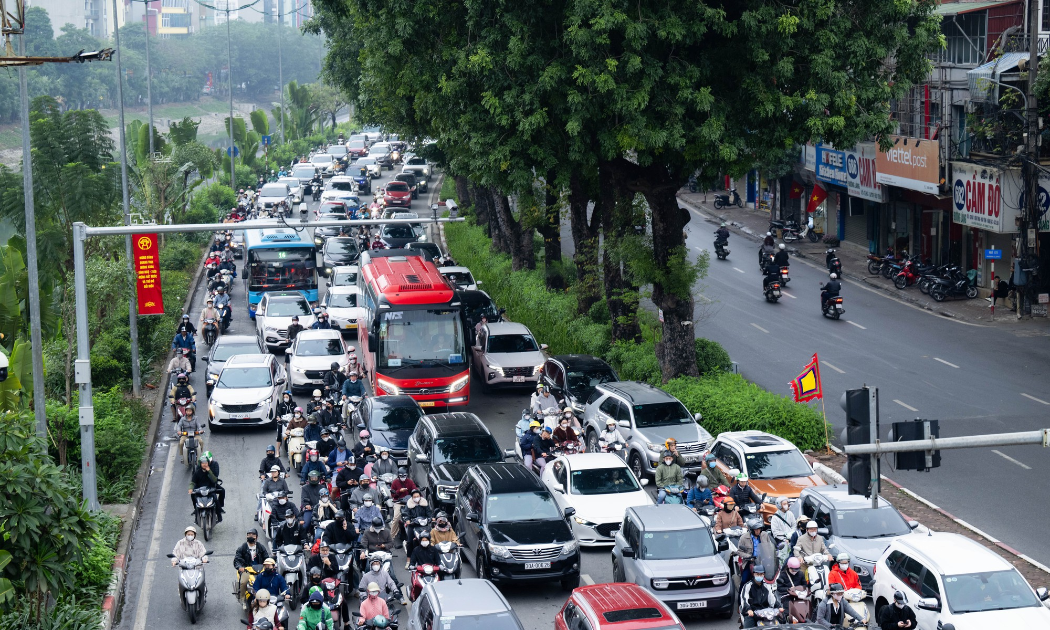 Hà Nội dự kiến thu phí phương tiện vào nội đô theo lộ trình từ năm 2028 đến 2032.