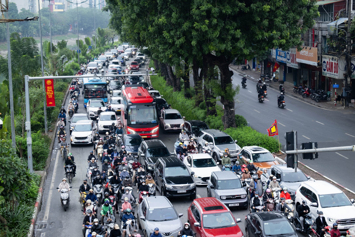 Hà Nội dự kiến thu phí phương tiện vào nội đô theo lộ trình từ năm 2028 đến 2032.