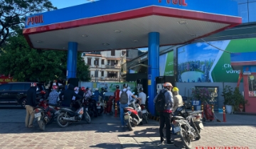 Xăng RON95-III giảm gần 1.400 đồng/lít trước thời điểm chuyển sang E10