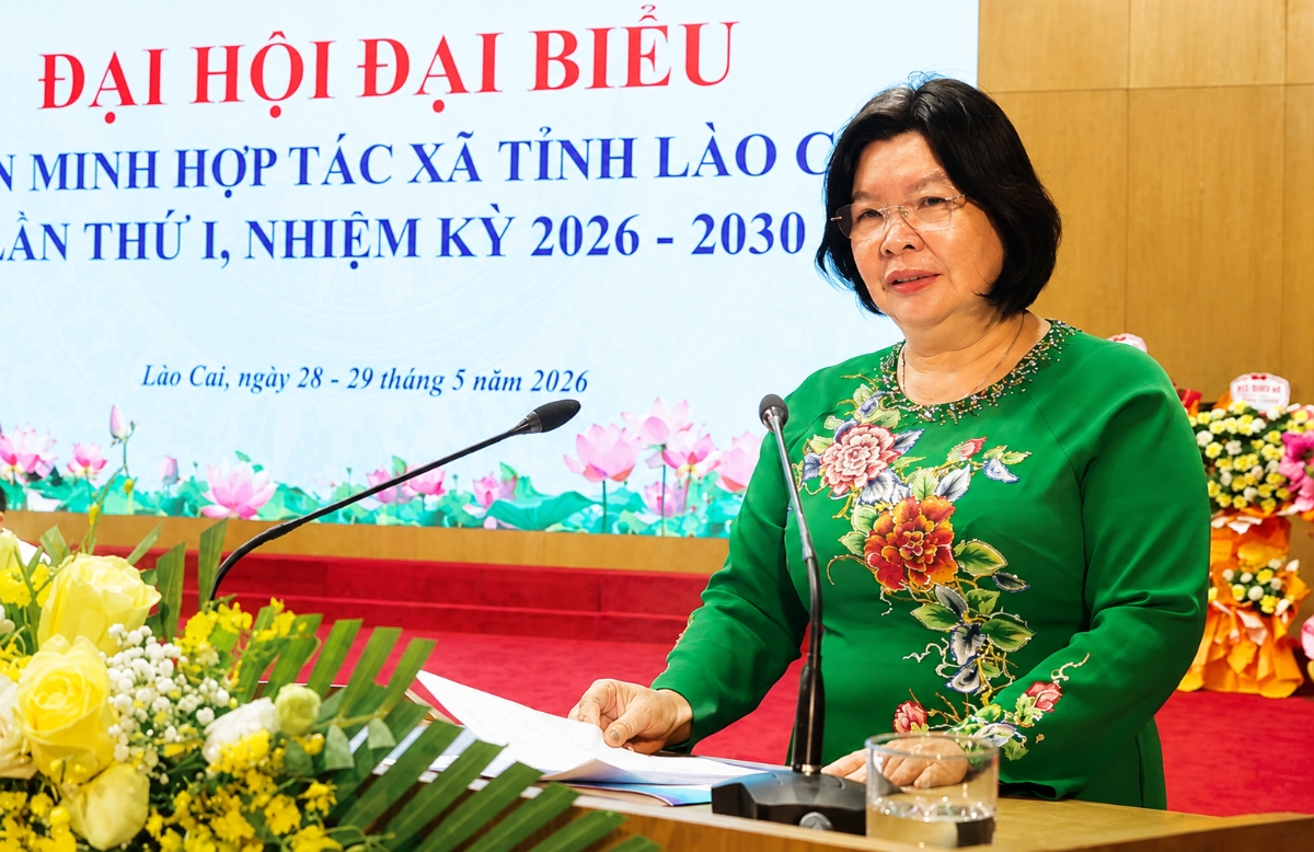 Bà Cao Xuân Thu Vân, Chủ tịch Liên minh Hợp tác Việt Nam phát biểu tại Đại hội