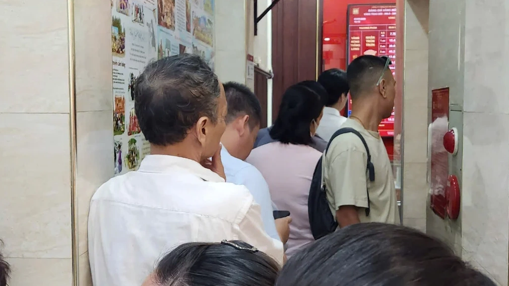 Tâm lý bắt đáy xuất hiện khi vàng liên tiếp giảm giá.