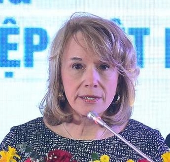 Bà Virginia B. Foote, Chủ tịch Hiệp hội Thương mại Mỹ tại Hà Nội (AmCham Hà Nội)