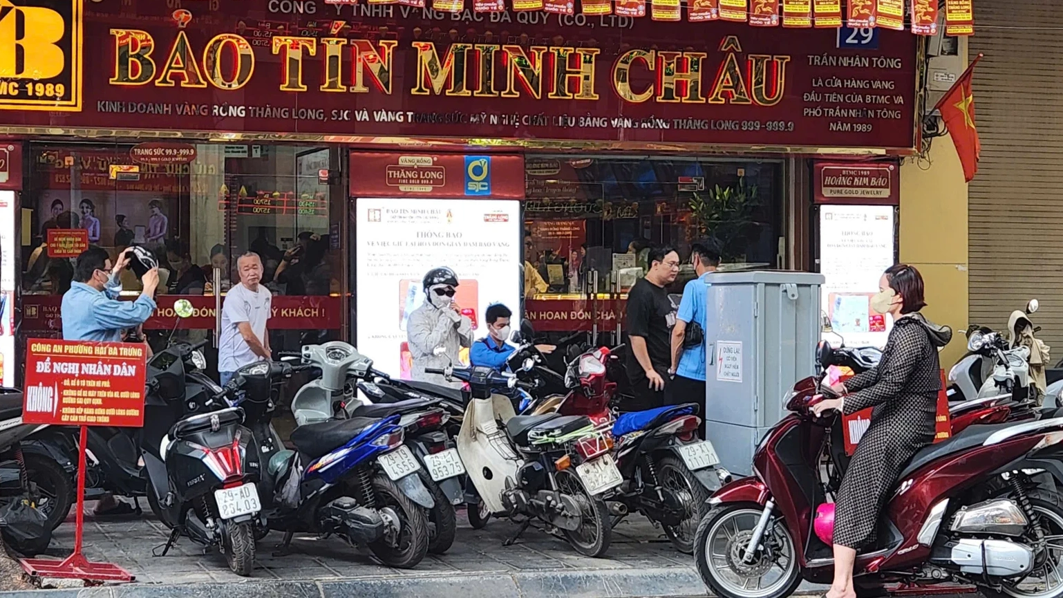 Thị trường vàng sôi động hơn sau nhiều phiên giảm giá.