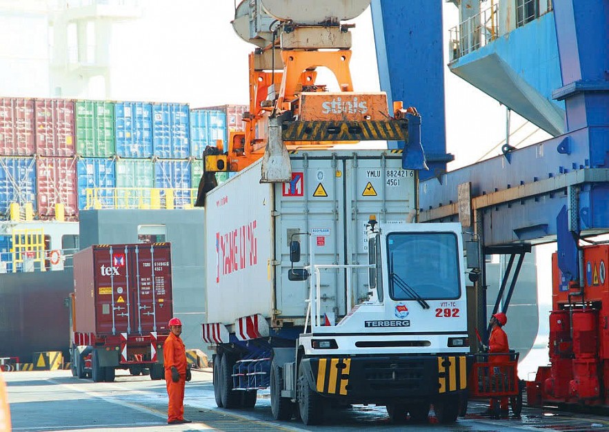 Tìm tín hiệu tích cực trong con số nhập siêu 13,8 tỷ USD