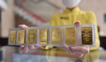 Giá vàng trong nước tiếp tục lao dốc, thủng mốc 156 triệu đồng/lượng