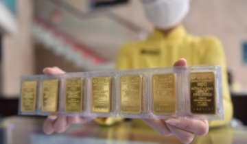 Giá vàng trong nước tiếp tục lao dốc, thủng mốc 156 triệu đồng/lượng