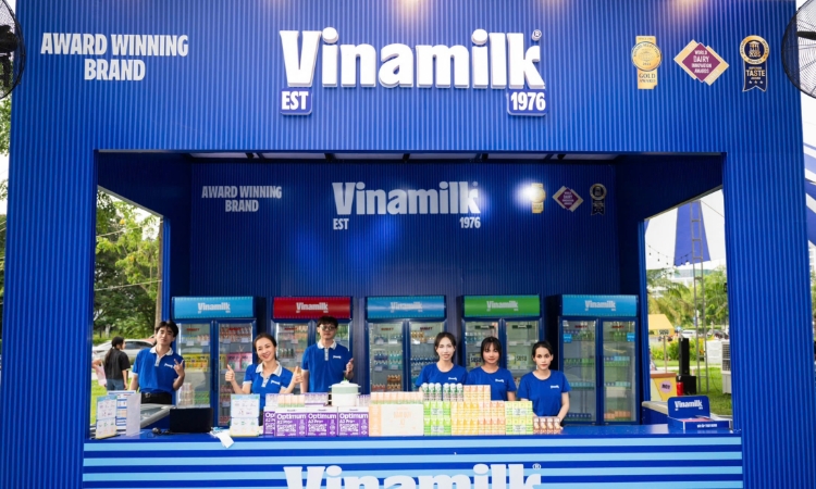 Hàng nghìn trẻ em hào hứng