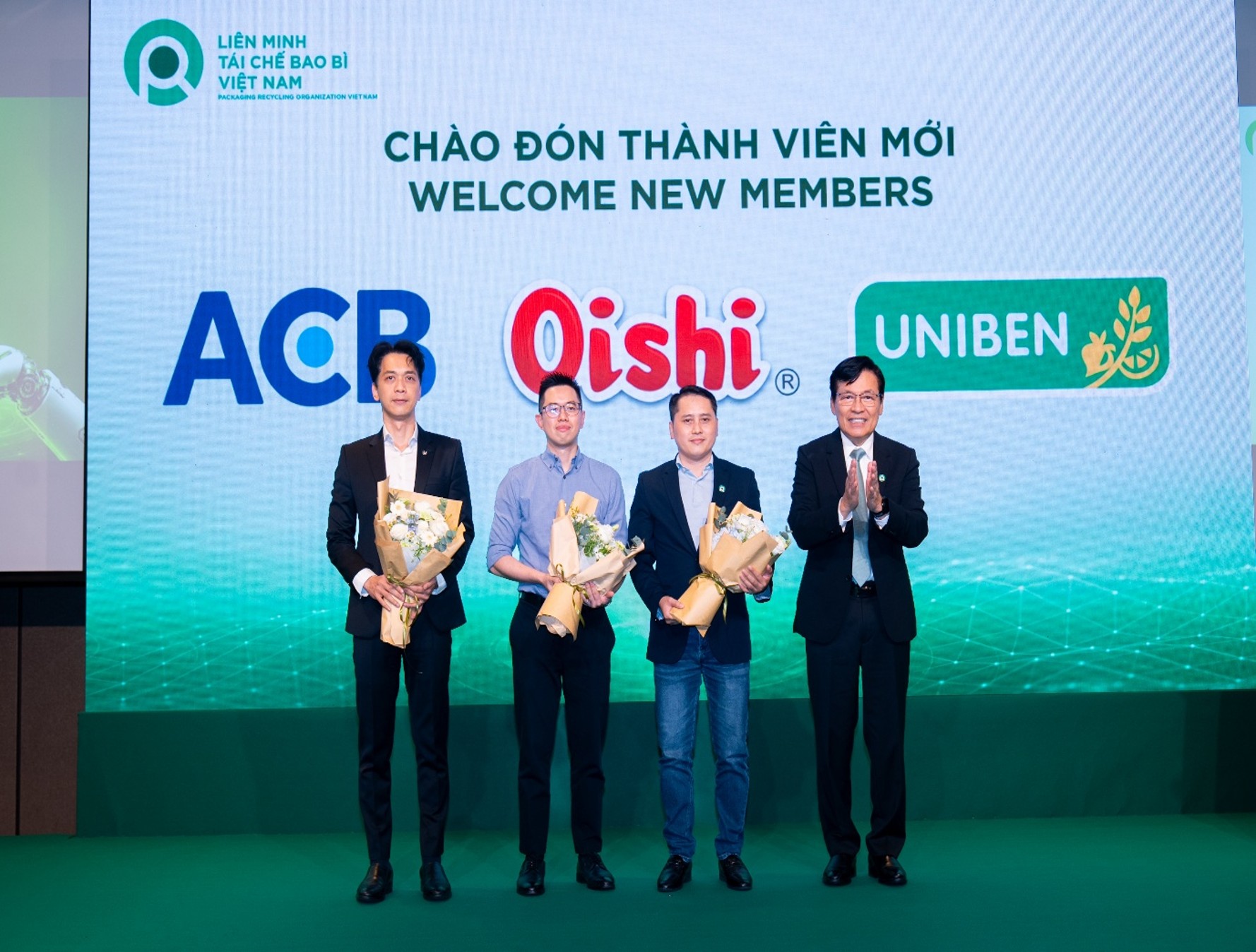 ACB thành ngân hàng đầu tiên tham gia liên minh tái chế bao bì Việt Nam