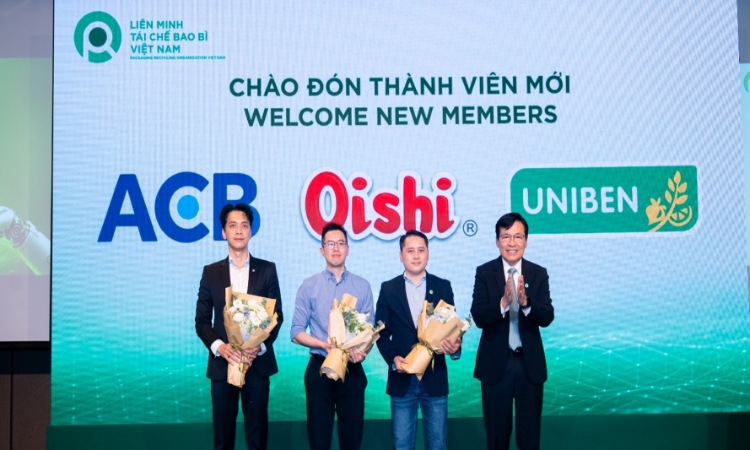 ACB thành ngân hàng đầu tiên tham gia liên minh tái chế bao bì Việt Nam