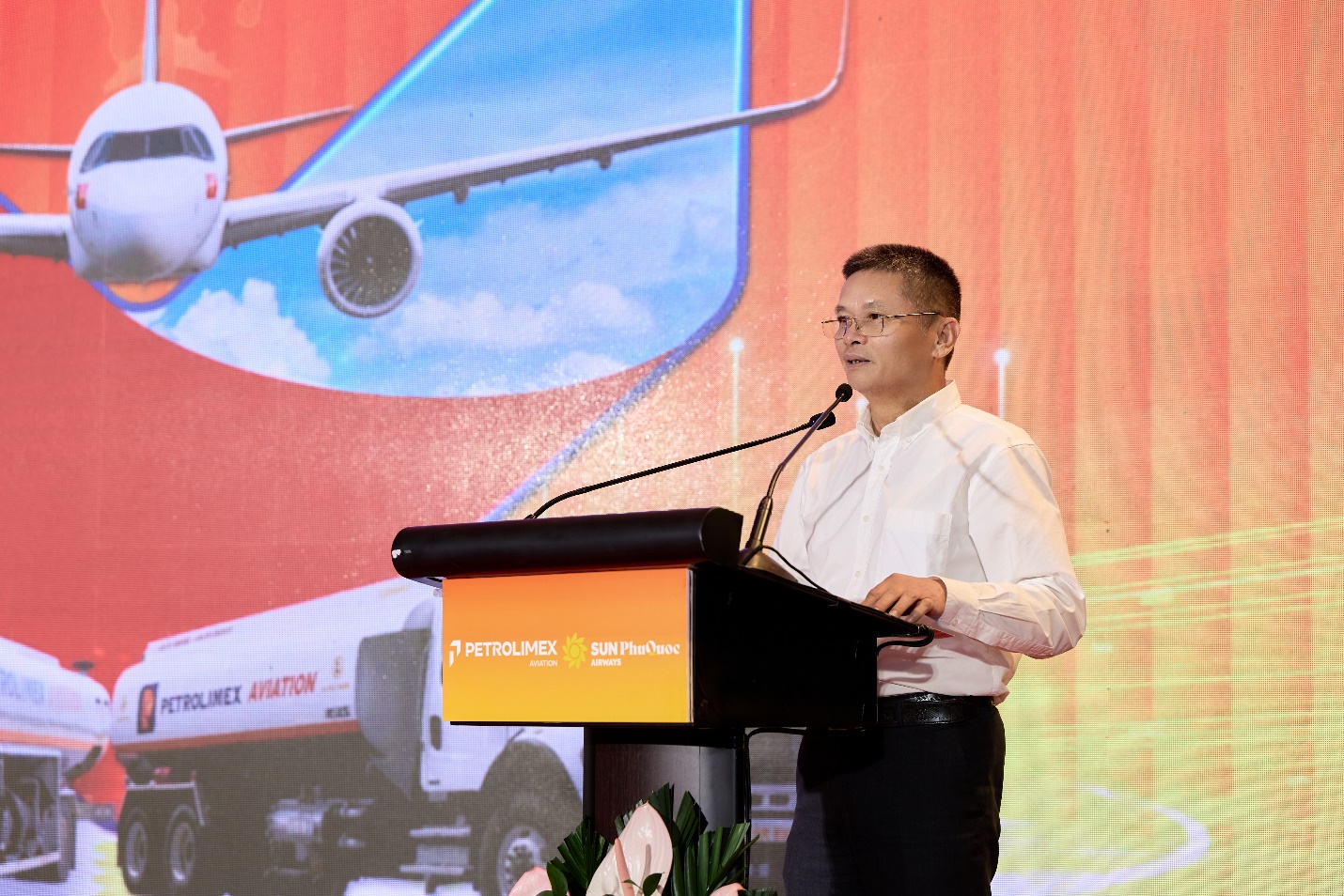 Ông Phạm Huy Thông – Chủ tịch HĐQT Petrolimex Aviation phát biểu bế mạc tại hội thảo.