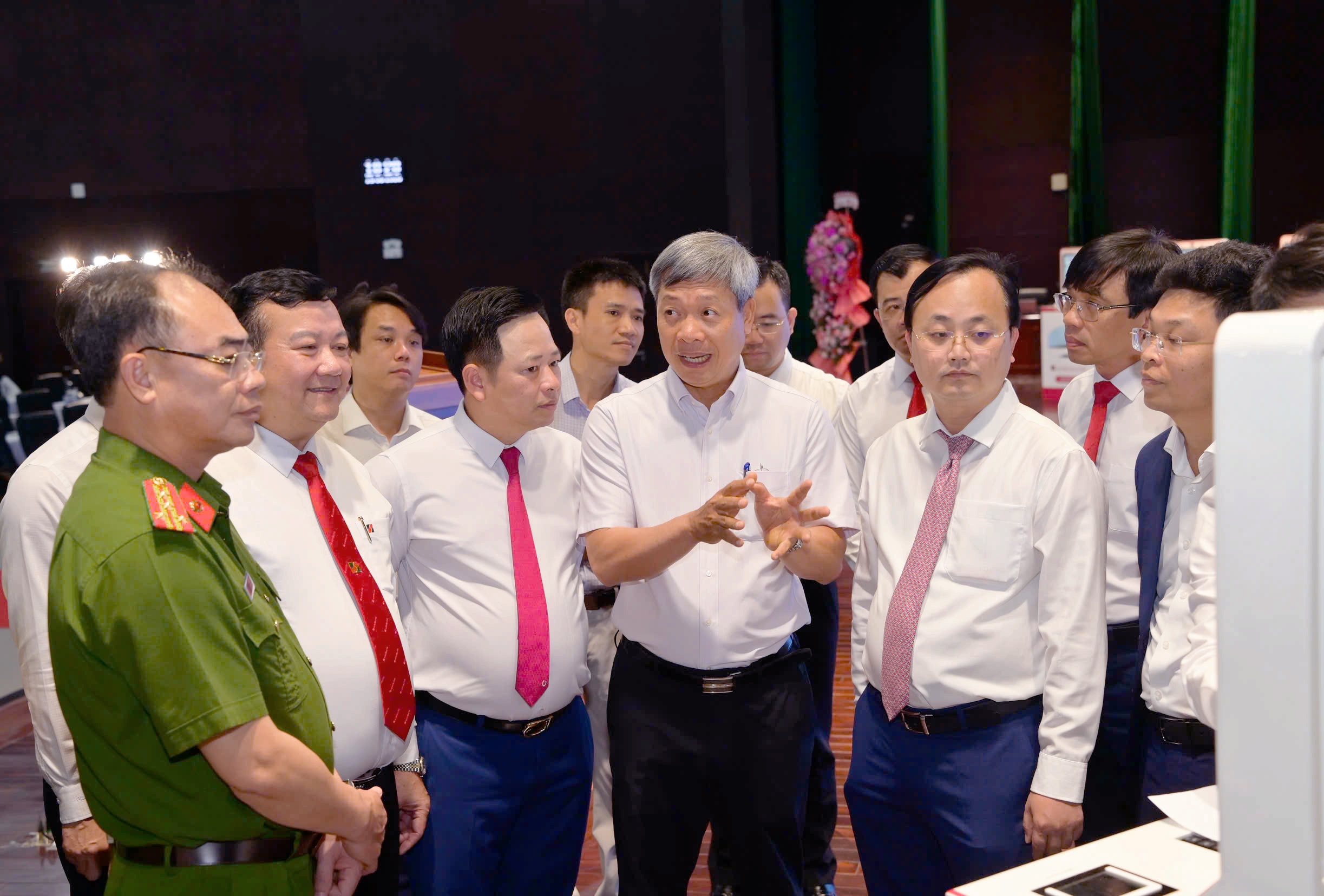 Agribank đưa 11 Kiosk thông minh vào Đà Nẵng